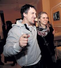 Напомним, дарья мельникова и артур смольянинов поженились в 2013 году. Artur Smolyaninov Zhenilsya Na Papinoj Dochke Ekspress Gazeta