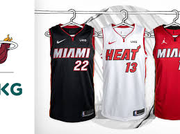 Der 2021 chicago cubs city connect hoodie präsentiert das herz der cubbies franchise: Heat Jersey Patch Changes To Ukg Hot Hot Hoops