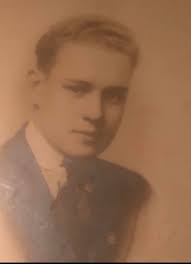 Natchez pharmacist Frank Ernst has died at the age of 75. He was a Natchez  High graduate and a graduate of the Northeast La. School of Pharmacy. He  was known for his