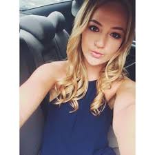 Danielle Hofer (@daniellebabi)