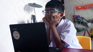 Perpisahan sekolah merupakan momen yang takkan mungkin dilupakan oleh kebanyakan orang. Cerita Tahun Ajaran Baru Di Tengah Pandemi Covid 19 Metro Tempo Co