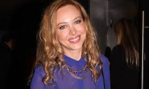 Η ηθοποιός δίνει την απάντησή της στο περιοδικό hello! Neos Erwtas Sth Zwh Ths Faih 3yla Einai Zeygari Me Ellhna H8opoio Eikones