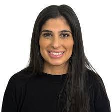 Maureen Leone's Instagram, Twitter & Facebook