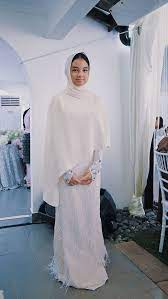 Engku emran pernah menikah dengan aktris malaysia, erra fazira, pada 2007 silam. Wajah Engku Aleesya Macam Kurang Ceria Semalam Menarik Perhatian Apa Khabar Achik