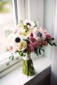 Bouquet per sposa fiori nuziali matrimonio floreale colori per i matrimoni fiori nuziali rossi matrimonio boho matrimonio da sogno spose tatuate illuminazione per nozze. Delicate Composizioni Floreali Bouquet Da Sposa Fiori Per Matrimoni