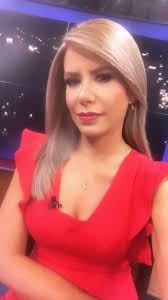 Después de unas mini vacaciones, necesito los filtros de Instagram para  regresar a trabajar y verme así de set! 😂😂😂😂 #newsanchor  #telenoticiaspr #reporter #news #mondaymotivation #telemundopr
