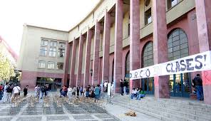 Los autores fueron el econ. Facultad De Derecho U De Chile The Clinic Reportajes Columnas Entrevistas Y Humor