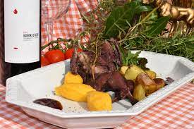I piatti di faraona saranno adatti anche su un tavolo festivo. Ricetta Pernice Alla Piemontese Caccia Magazine