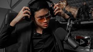 Sahabat deddy corbuzier, miftah maulana habiburrahman atau gus miftah yang langsung membimbing prosesi pengislaman pria yang punya julukan father of youtube ini. Biografi Dan Profil Lengkap Azka Corbuzier Putra Deddy Corbuzier Dan Kalina Oktarani