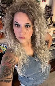 lori hovermale (@bluntlittletool)