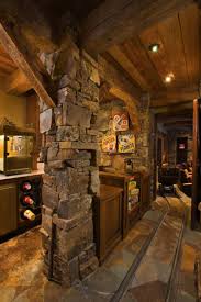 Breathtaking Rustic Retreat With Postcard Views Of The Bridger Mountains Sous Sol Rustique Maison Bois Maisons Rustiques