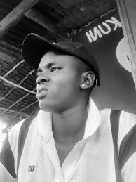 A man almost beaten for wearing a yellow T shirt in mount Kenya region 😂  murima haitaki U.D.A