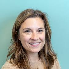 Kari Welch's Instagram, Twitter & Facebook