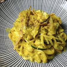 Recette Spaghettis De Courgette Sauce Cremeuse Au Curry Magazine Omnicuiseur Recette Spaghetti De Courgette Recette Courgette Spaghetti Recette Avec Courgette