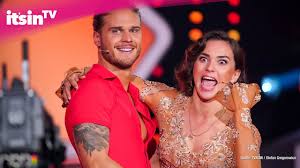 Rúrik gíslason begeistert die jury. Rurik Gislason Eifersuchtsdrama Wegen Seiner Let S Dance Teilnahme Youtube