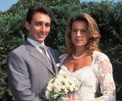 By 1999, the two had filed for divorce. Hktw3hbm3ly5im
