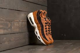 Let's just say every year, nike makes sure loyal followers of its brand keep a real reason to come back to sporting this shoe. Women S Shoes Nike Wmns Air Max 95 Lx Cider Black Tar Sail Footshop