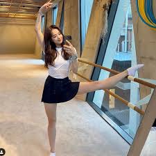 The guest bed by hertel & klahoefer: Son Yeon Jae Shares Her Daily Life She S Still Beautiful And Flexible Mottokorea