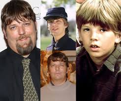 James Robert "Jim-Bob" Walton (David W. Harper), youngest Walton son;  mechanically inclined, his ambition is to become a pilot. His twin brother,  Joseph Zebulon Walton, died at birth. Jim Bob would do