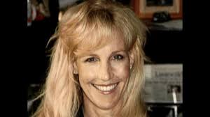 Single-mother Erin Brockovich spotlights a water crisis in a California  town: Part 1