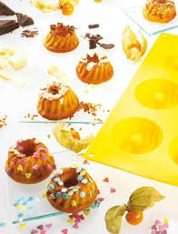 Entweder mit einer geringeren temperatur backen oder die form oben mit. Mini Mandel Gugelhupfe Aus Der Silikonform Leckere Kuchen Silikonform Rezepte