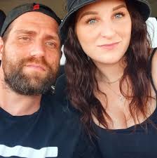 Are there any hair stylists looking for a salon to call home?