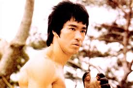 Por beber demasiada agua: una investigación revela la posible causa de la muerte de Bruce Lee con 32 años | Celebrities