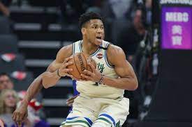 Jul 17, 2021 · giannis antetokounmpo signed a 4 year / $100,000,000 contract with the milwaukee bucks, including $100,000,000 guaranteed, and an annual average salary of $25,000,000. Check Out Video Of Giannis Antetokounmpo From His Rookie Year