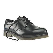 Our aerators are made up of a sturdy plastic base with good heel support, 13 heavy duty metal 40 mm spikes on each sandal. Sterling Steel Cushion Sole Safety Shoes Black Size 8 Safety Shoes Screwfix Com