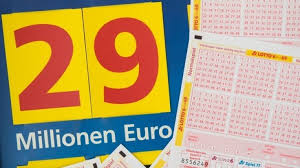 Sollten die ersten beiden gewinnklassen unbesetzt bleiben, kann man den jackpot auch mit fünf richtigen plus superzahl holen. Lottozahlen Vom 07 06 2017 Gewinnzahlen Und Quoten Beim Lotto Am Mittwoch News De