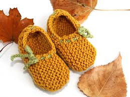 Easy ballet slippers crochet pattern free. Baby Ballet Slippers Kb Looms Blog
