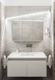 Découvrez les meubles de salles de bains lapeyre, aux styles, couleurs et matériaux variés. Salle De Bain Avec Un Placard A Porte Plane Photos Et Idees Deco De Salles De Bain Aout 2021 Houzz Fr