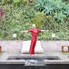 Does chelsea handler have a husband? Chelsea Handler S Bel Air Estate Is As Engaging As Its Owner Architectural Digest
