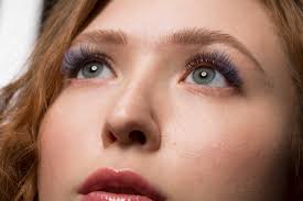 Коррекция наращенных ресниц в Москве