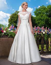 Trotz lockdown für dich da: Sincerity Brautkleid 2016 Seite 2 Sincerity Brautmode Online Kaufen Kleid Hochzeit Brautkleid Gunstig Ballkleid Hochzeit