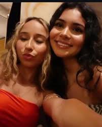 Hi my name is Yailyn and i'll be attending USF in the spring and am looking  for roommates. i'm majoring in architecture. I'm born and raised in florida  so naturally I love