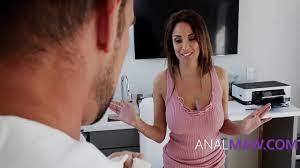 Super Hot French MILF Gets Anal Servicing - XVIDEOS.COM