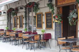 En popüler masa ve sandalye dehor bar restaurant pub alfresco fotoğraf stok 121569680 sitesinde yüksek çözünürlükte royalty free stok fotoğrafları, stok görüntüleri. Il Comune Approva L Ampliamento Dei Dehors Per Bar E Ristoranti Il Torinese