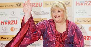 Ich bin von frau wittler anderes gewöhnt und sehr enttäuscht über dieses buch. Tine Wittler Was Macht Die Einsatz In Vier Wanden Moderatorin Heute