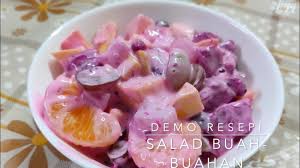 Salad buah merupakan olahan favorit yang menjadi pilihan banyak orang di kala teriknya matahari. Resepi Salad Yogurt Buah Buahan Mudah Dan Sedap Youtube