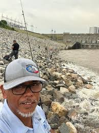 Christopher Crumedy's Instagram, Twitter & Facebook