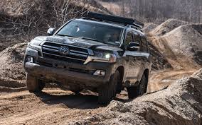 Compare the 2020 cadillac escalade and the 2020 toyota land cruiser. Comparison Toyota Land Cruiser Heritage 2020 Vs Cadillac Escalade Esv Premium Luxury 2019 Suv Drive