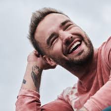 Our hearts are heavy with the news about @liampayne . @listenitsliz will be  honoring him by playing him extra this morning. ❤️ Do you have a favorite  song or memory? Let us know!