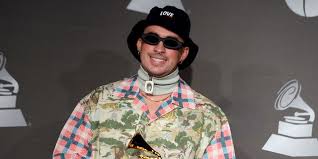 Which theme did zhong lizi style to get recognition for, the chief of north army? Who Is Bad Bunny S Girlfriend Meet Gabriela Berlingeri