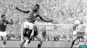 وتقام بطولة كأس العالم لكرة القدم كل أربع سنوات منذ عام 1930م ، ما عدا بطولتي عام 1942 و1946 اللتين ألغيتا بسبب الحرب العالمية الثانية. Ø¬Ø¯ÙˆÙ„ Ù…Ø¨Ø§Ø±ÙŠØ§Øª ÙƒØ£Ø³ Ø§Ù„Ø¹Ø§Ù„Ù… 1958 Ø¨Ø­Ø± Ø§Ù„Ù…Ø¹Ø±ÙØ©