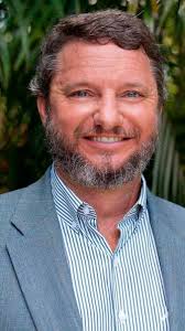 WILTON MANORS MAYOR'S RACE PRESENTS STARK CONTRAST WITH FAMILIAR FACES