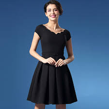 Vestito lungo a costina tinta unita. 1001 Idee Per Abiti Da Cerimonia Corti Semplici Ed Eleganti