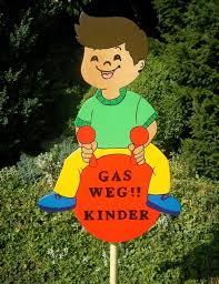 Warnschild Strassenschild Vorsicht Achtung Kinder Von Barbaras Storchennest Auf Dawanda Com Achtung Kinder Schild Strassenschilder Kinder