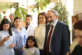 Как ожидается, основная борьба развернется между двумя блоками революционер против старой гвардии: Fpe1g Wzupkosm