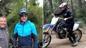 Χαιρετισμός κυριάκου μητσοτάκη σε τηλεδιάσκεψη της γραμματείας οργανωτικού. Kakos Xamos Me Mhtsotakh Mareba Sthn Parnh8a Boltes Me Podhlata Kai Paranomes Mhxanes Para To Lockdown Fwto Video